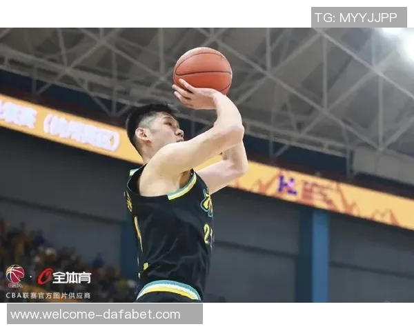 全运会小组赛胡金秋砍下33分6板四川男篮轻取中国香港队