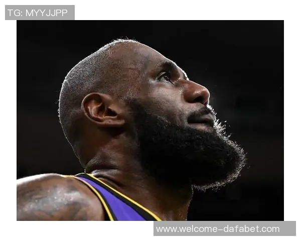 詹姆斯退役引发情感共鸣华子幽默回应或将泪洒赛场